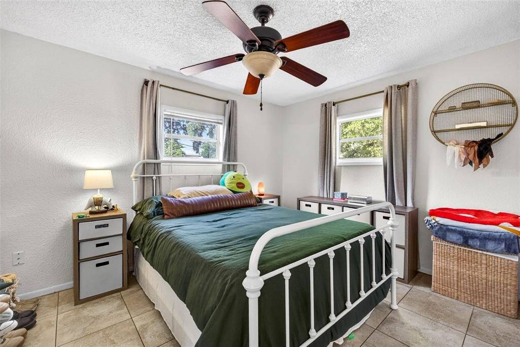 For Sale: $355,000 (3 beds, 2 baths, 1300 Square Feet)