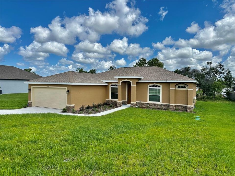 For Sale: $369,900 (3 beds, 2 baths, 1730 Square Feet)