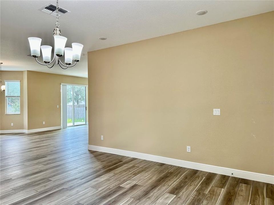 For Sale: $369,900 (3 beds, 2 baths, 1730 Square Feet)
