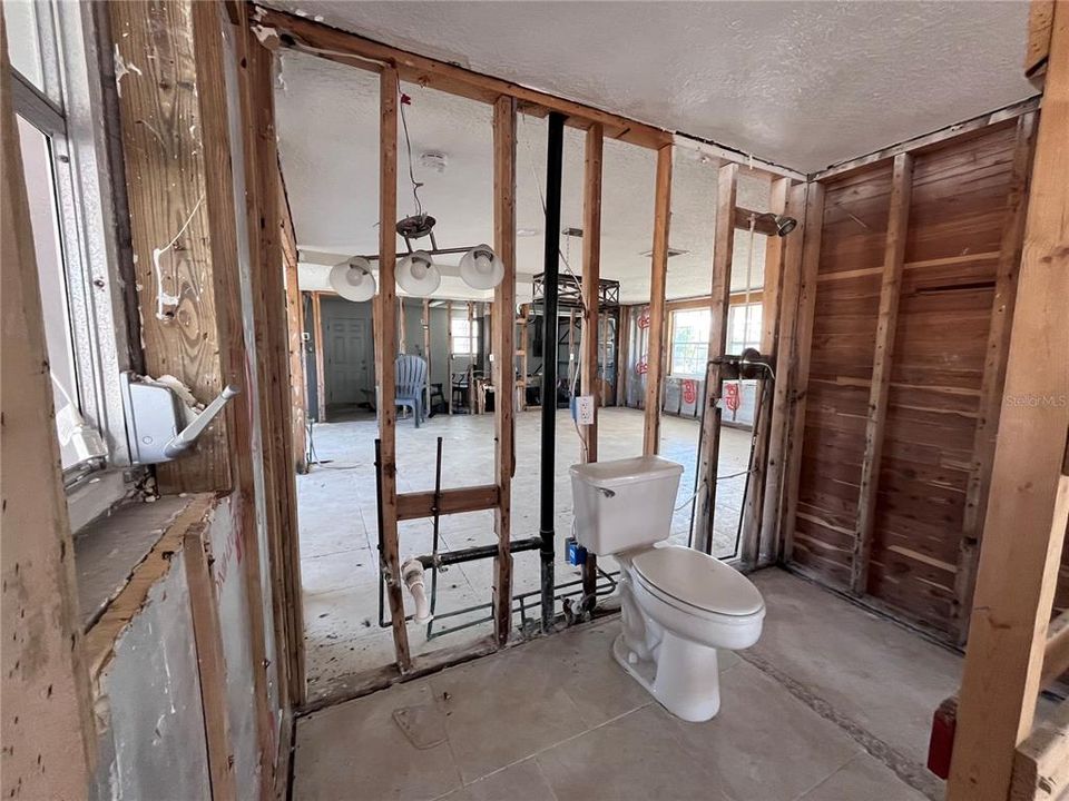 Activo con contrato: $279,000 (3 camas, 2 baños, 1652 Pies cuadrados)
