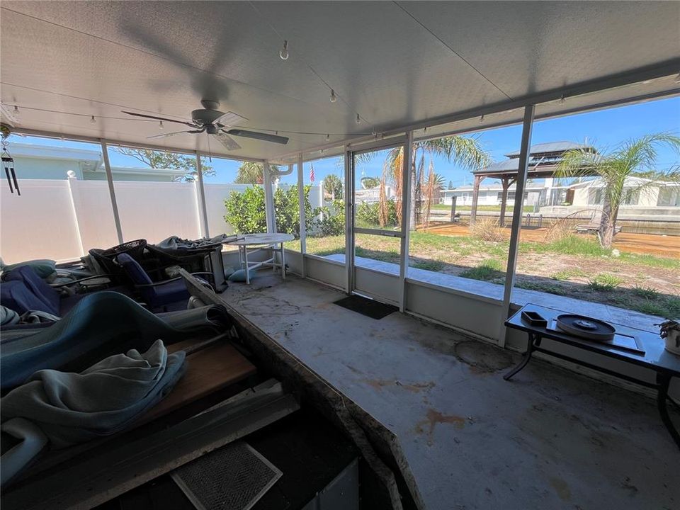 Activo con contrato: $279,000 (3 camas, 2 baños, 1652 Pies cuadrados)