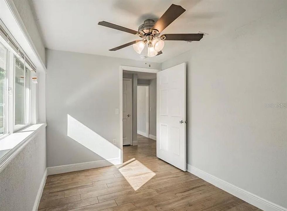 В аренду: $2,400 (3 спален, 2 ванн, 1260 Квадратных фут)