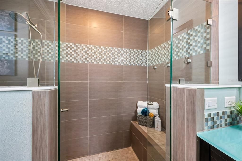 Под контрактом: $460,000 (3 спален, 2 ванн, 1392 Квадратных фут)