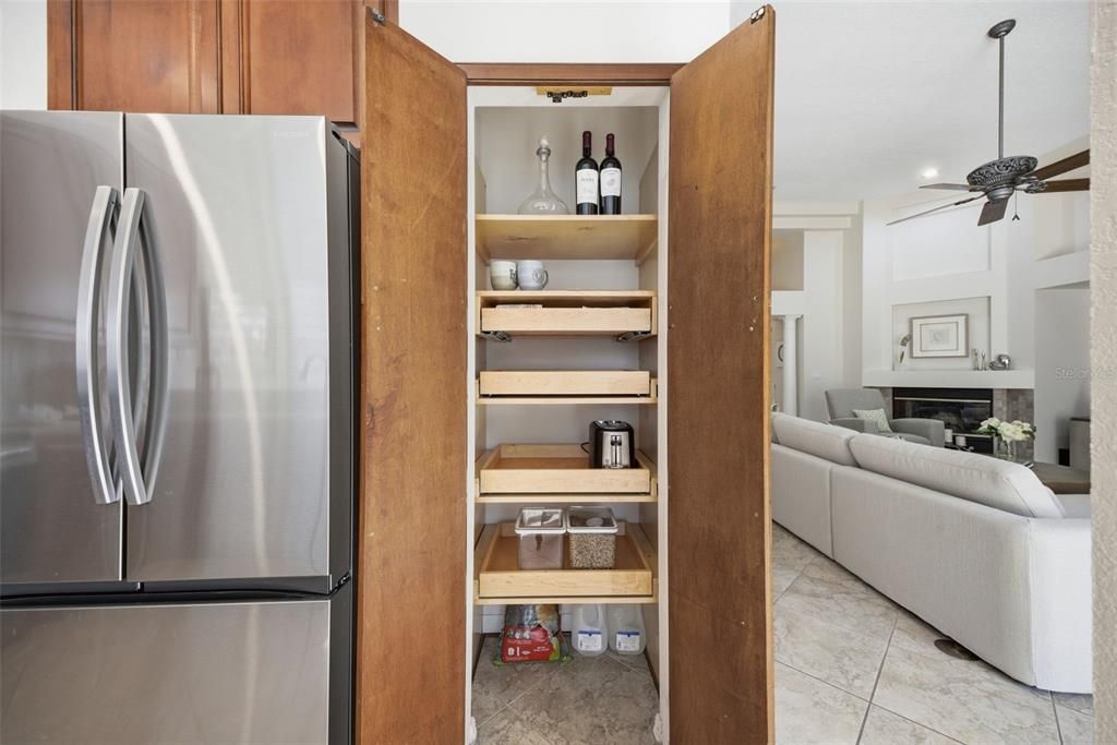 For Sale: $635,000 (3 beds, 2 baths, 1886 Square Feet)