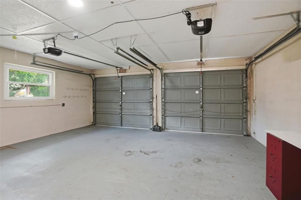 合同活跃: $269,900 (3 贝兹, 2 浴室, 1400 平方英尺)