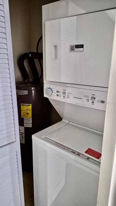 For Rent: $1,349 (2 beds, 2 baths, 930 Square Feet)