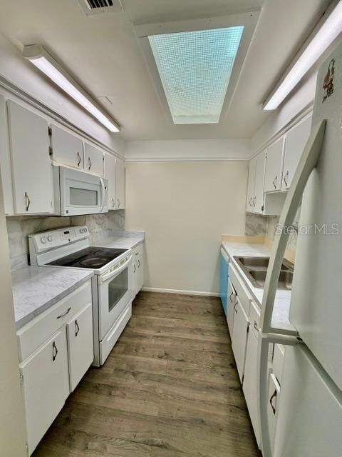 For Rent: $1,349 (2 beds, 2 baths, 930 Square Feet)