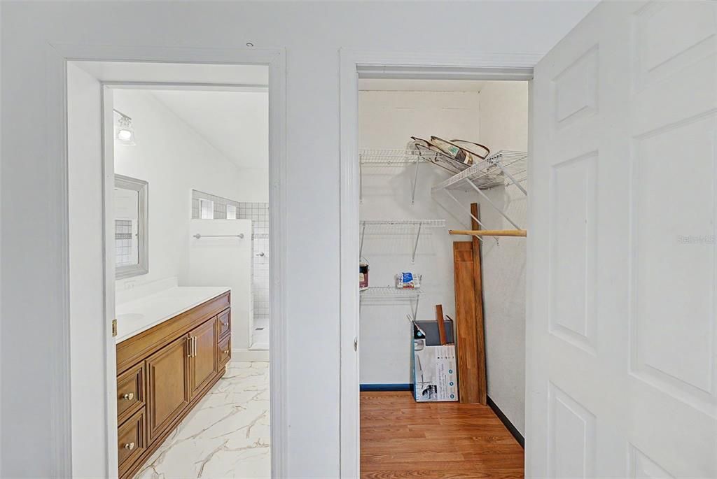 En Venta: $349,000 (4 camas, 2 baños, 2356 Pies cuadrados)