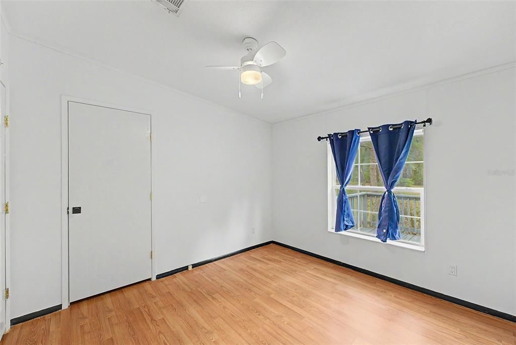 En Venta: $349,000 (4 camas, 2 baños, 2356 Pies cuadrados)