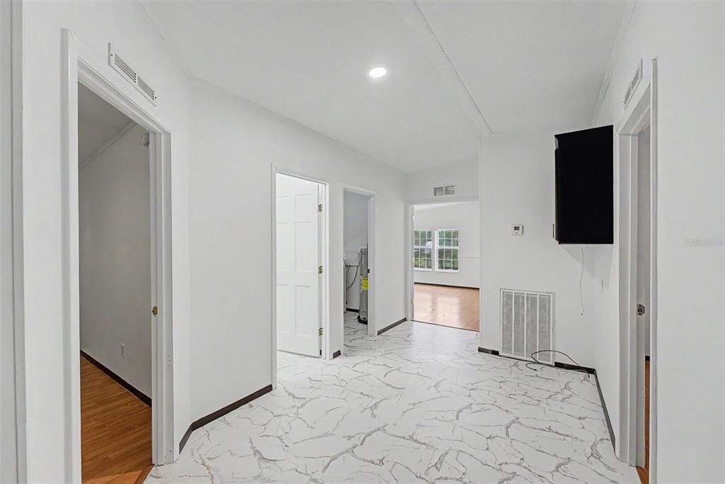 En Venta: $349,000 (4 camas, 2 baños, 2356 Pies cuadrados)