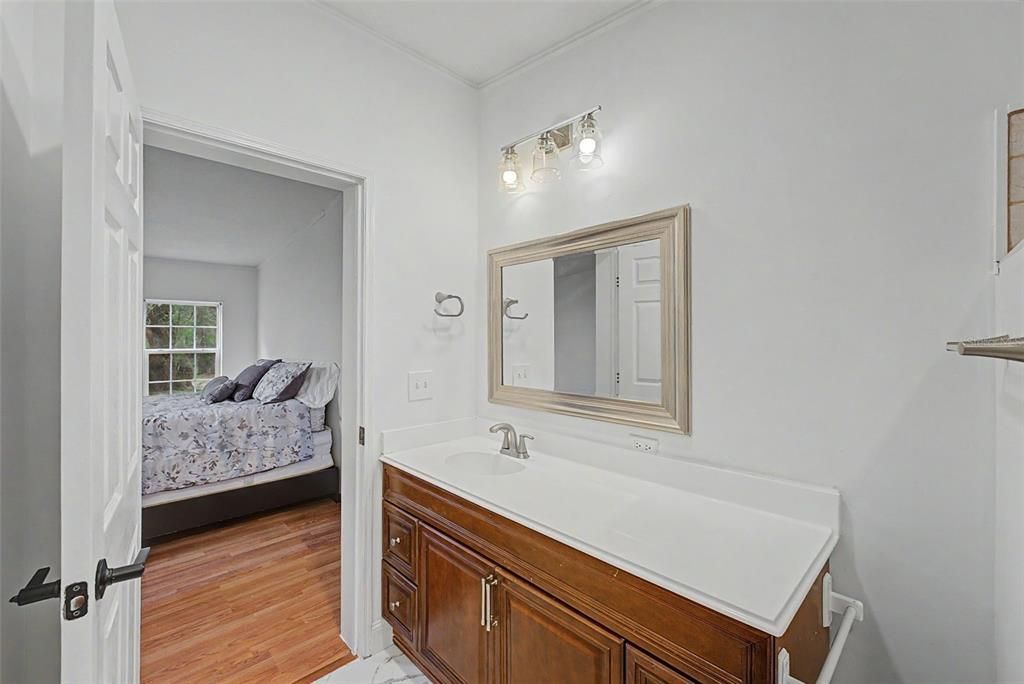 En Venta: $349,000 (4 camas, 2 baños, 2356 Pies cuadrados)