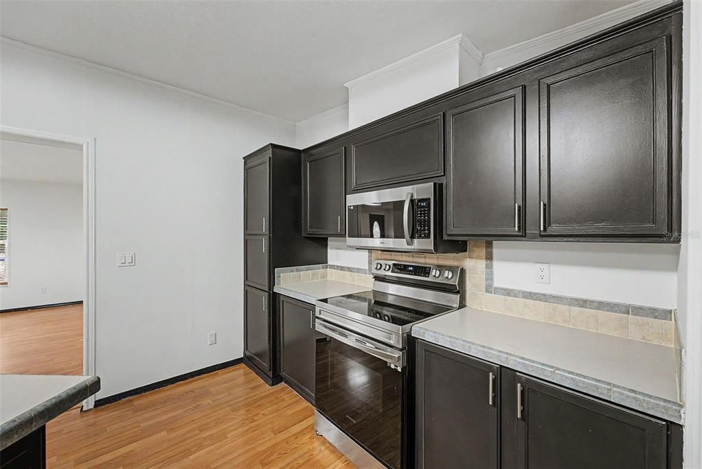 En Venta: $349,000 (4 camas, 2 baños, 2356 Pies cuadrados)