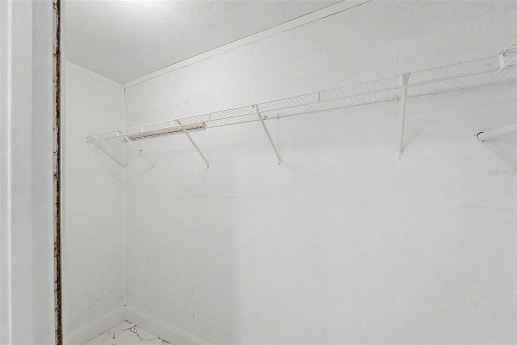 En Venta: $349,000 (4 camas, 2 baños, 2356 Pies cuadrados)