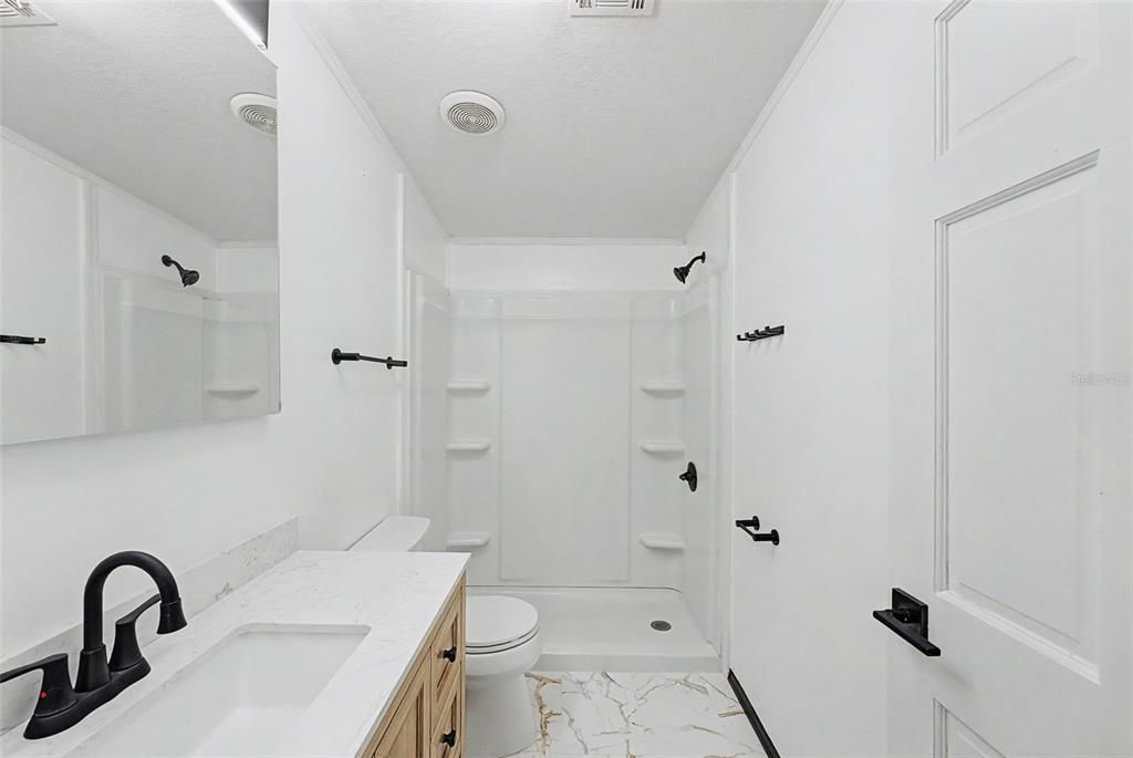 En Venta: $349,000 (4 camas, 2 baños, 2356 Pies cuadrados)