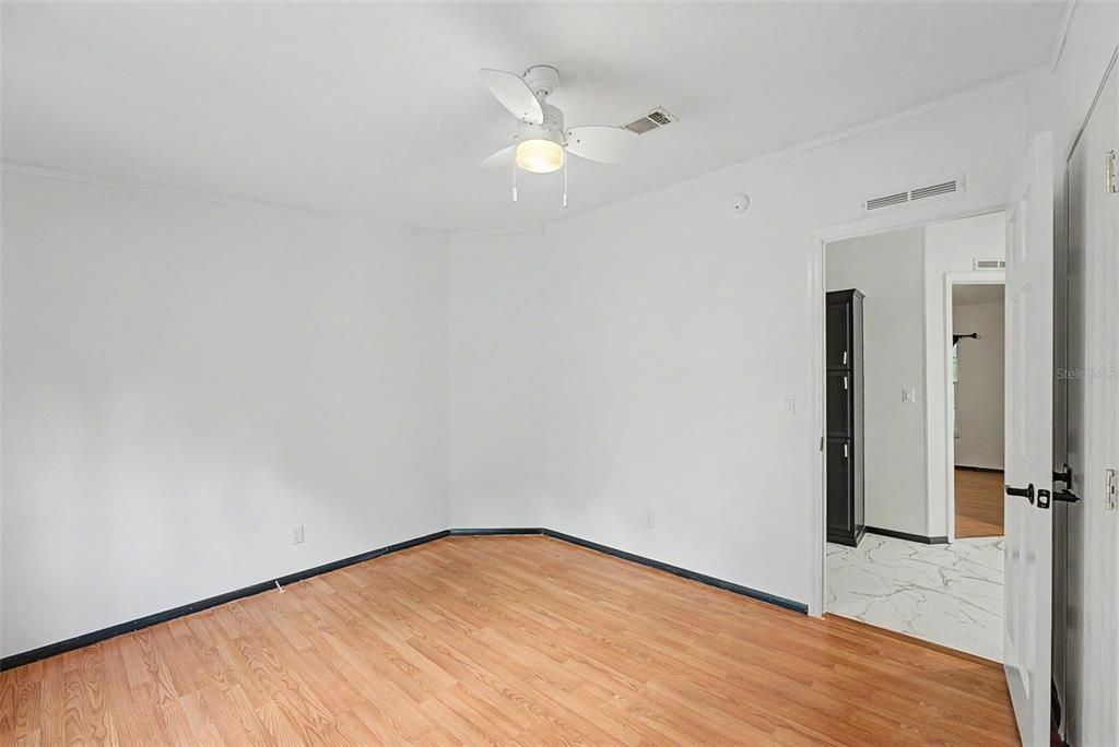 En Venta: $349,000 (4 camas, 2 baños, 2356 Pies cuadrados)