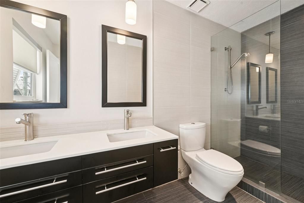 For Sale: $1,224,000 (3 beds, 2 baths, 1500 Square Feet)