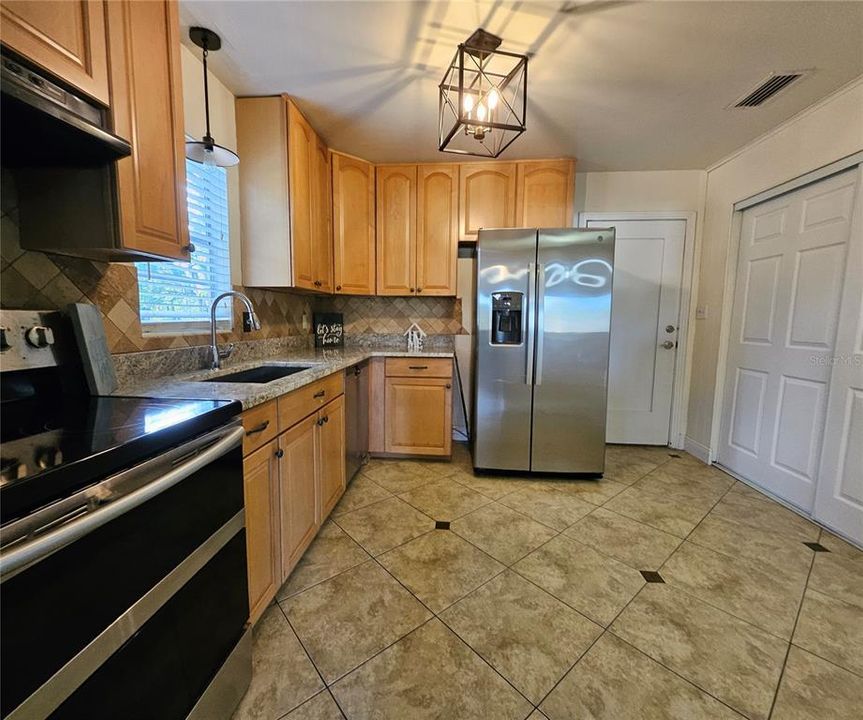 En Venta: $239,990 (3 camas, 2 baños, 1342 Pies cuadrados)