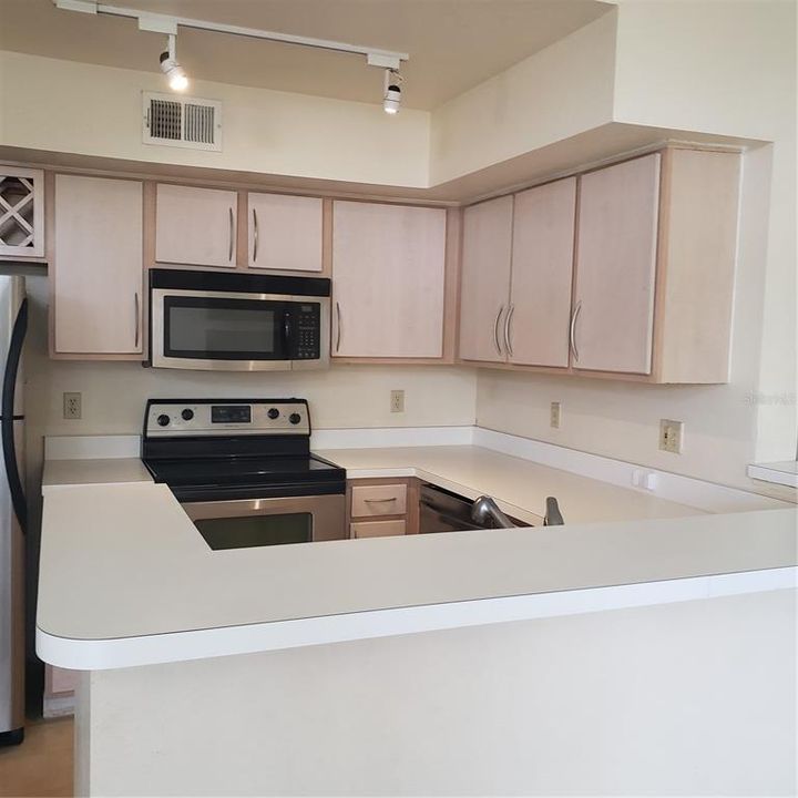 В аренду: $1,795 (2 спален, 2 ванн, 1072 Квадратных фут)