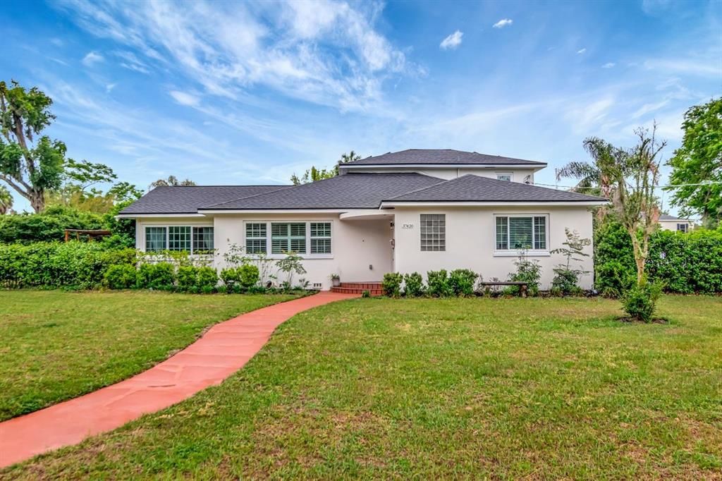Active With Contract: $3,000 (4 beds, 3 baths, 2480 Square Feet)