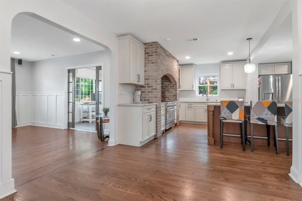 Active With Contract: $3,000 (4 beds, 3 baths, 2480 Square Feet)