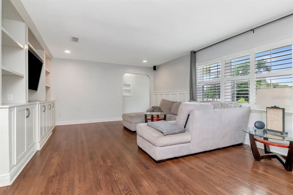 Active With Contract: $3,000 (4 beds, 3 baths, 2480 Square Feet)