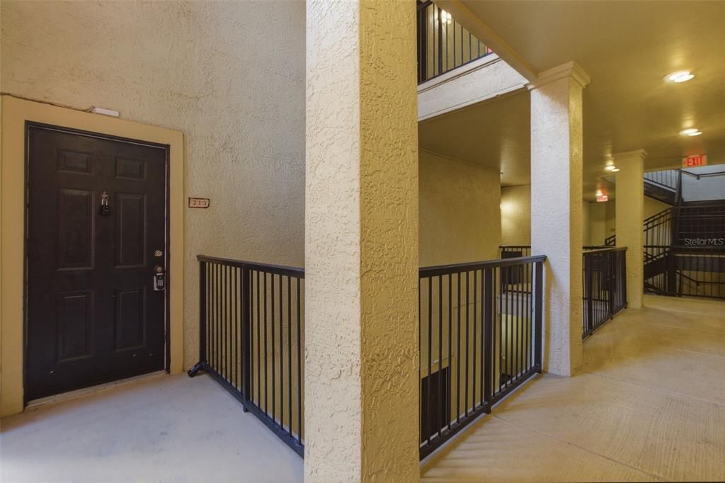 For Sale: $164,900 (1 beds, 1 baths, 821 Square Feet)