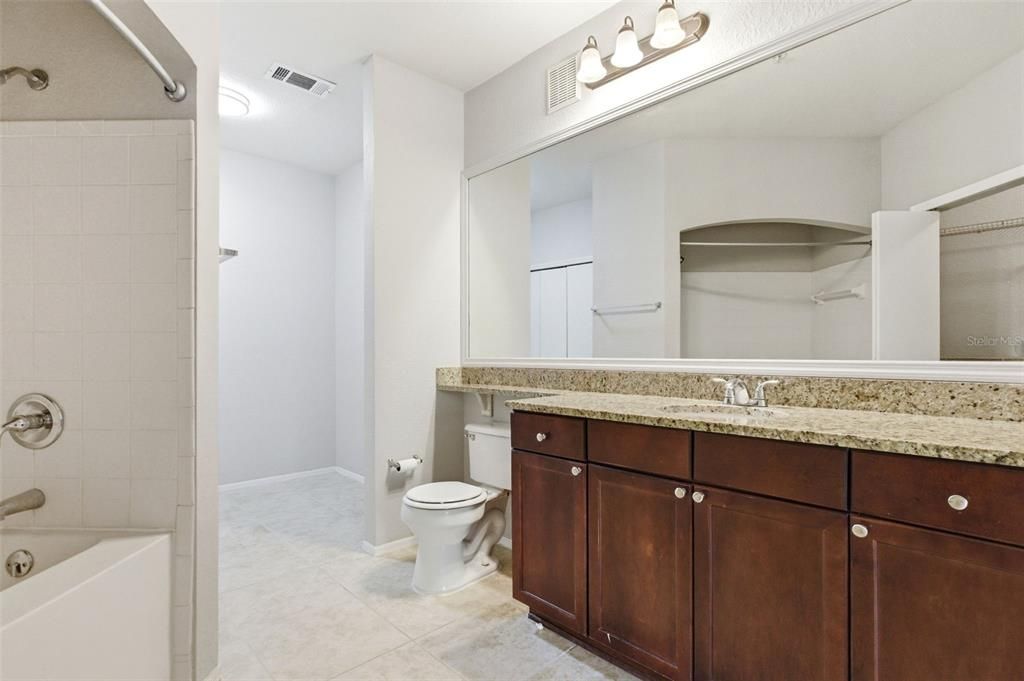 For Sale: $164,900 (1 beds, 1 baths, 821 Square Feet)