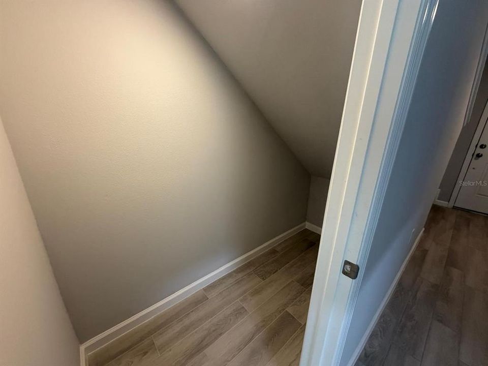 Activo con contrato: $2,550 (3 camas, 2 baños, 1569 Pies cuadrados)