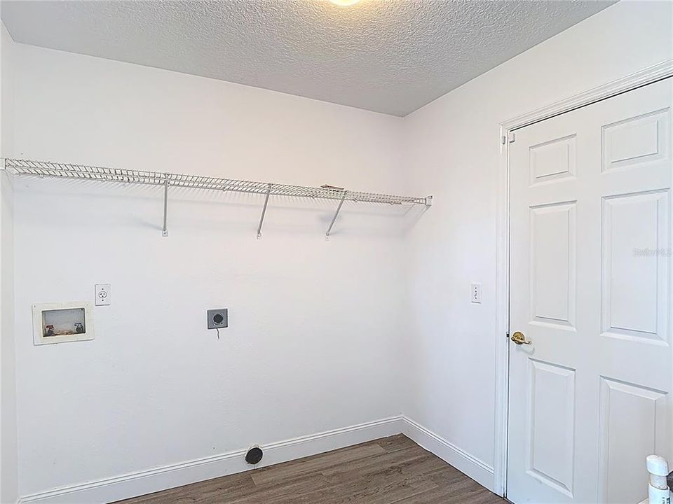 For Sale: $355,000 (3 beds, 2 baths, 1446 Square Feet)
