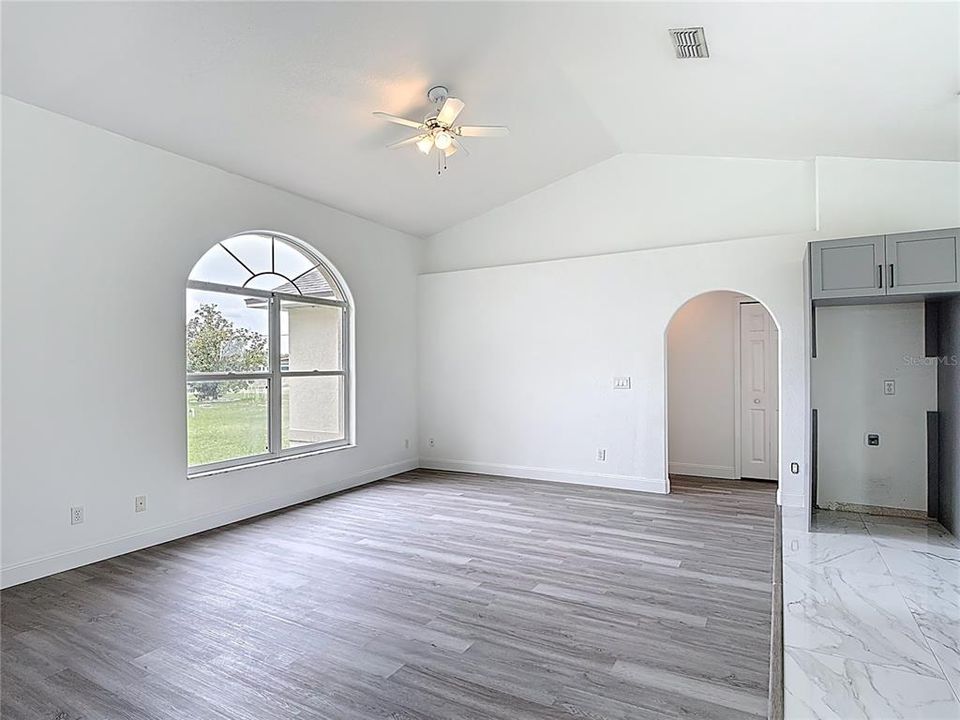 For Sale: $355,000 (3 beds, 2 baths, 1446 Square Feet)