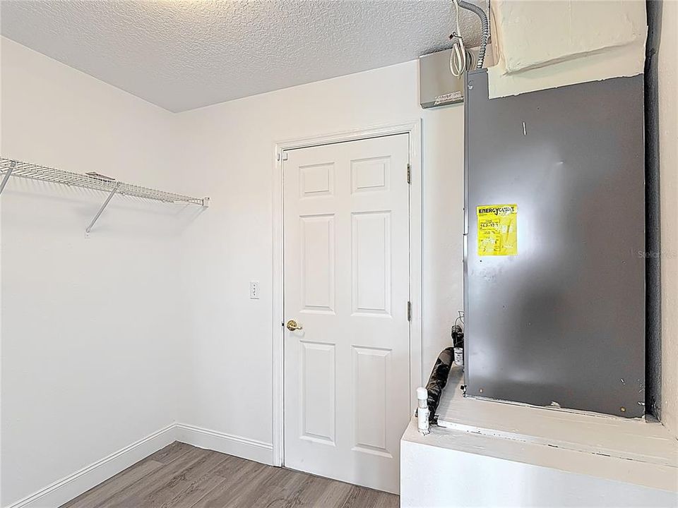 For Sale: $355,000 (3 beds, 2 baths, 1446 Square Feet)