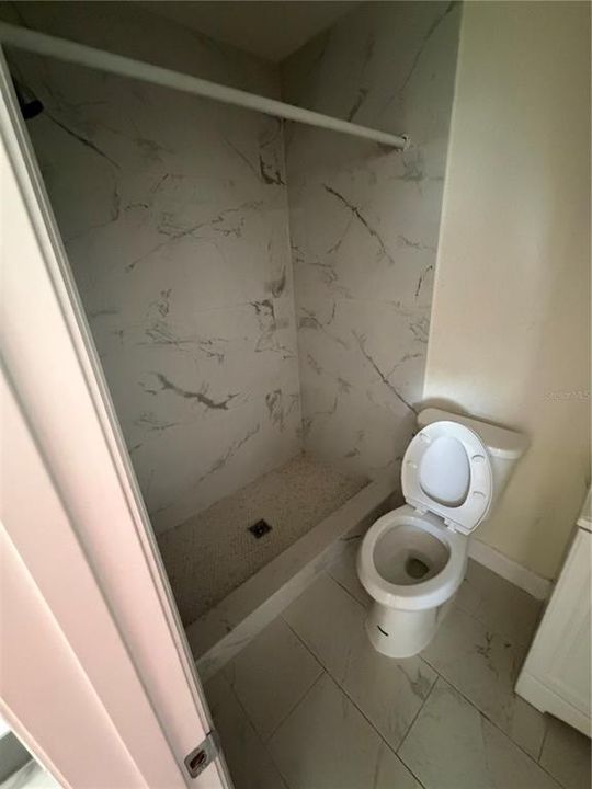 For Rent: $1,095 (1 beds, 1 baths, 550 Square Feet)