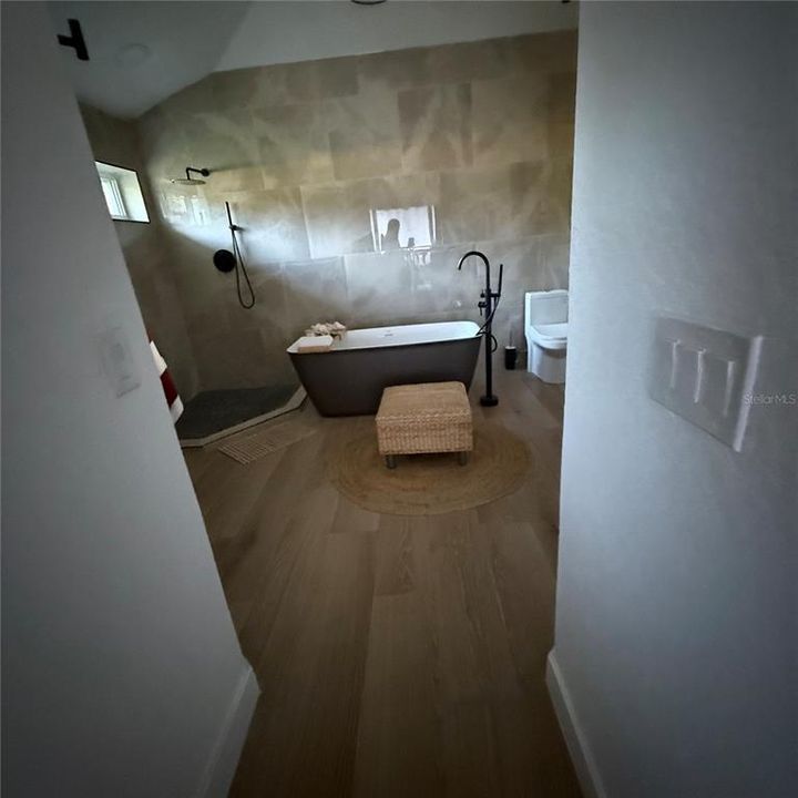 For Rent: $3,450 (3 beds, 2 baths, 1890 Square Feet)