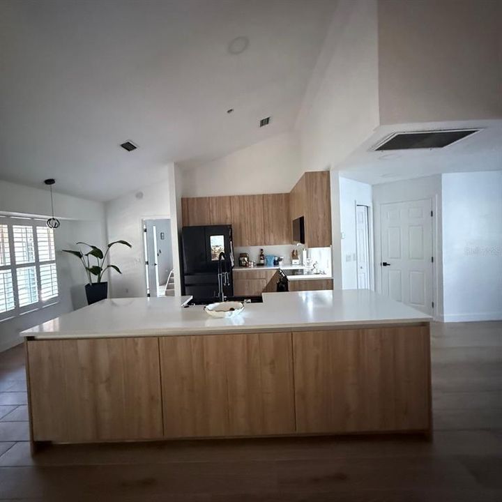 For Rent: $3,450 (3 beds, 2 baths, 1890 Square Feet)
