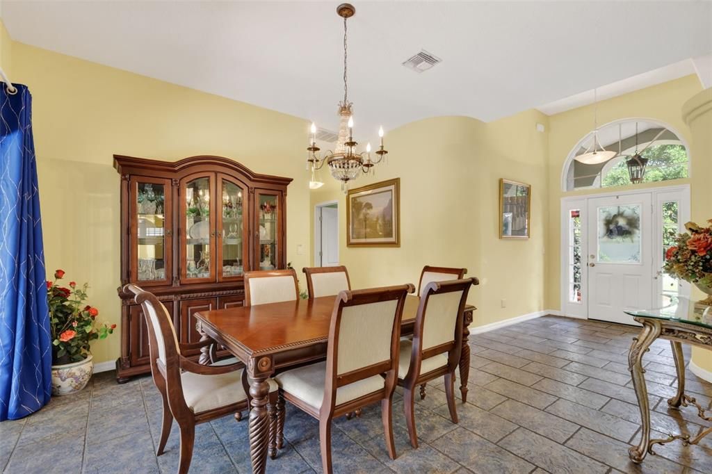 En Venta: $599,900 (4 camas, 3 baños, 3038 Pies cuadrados)