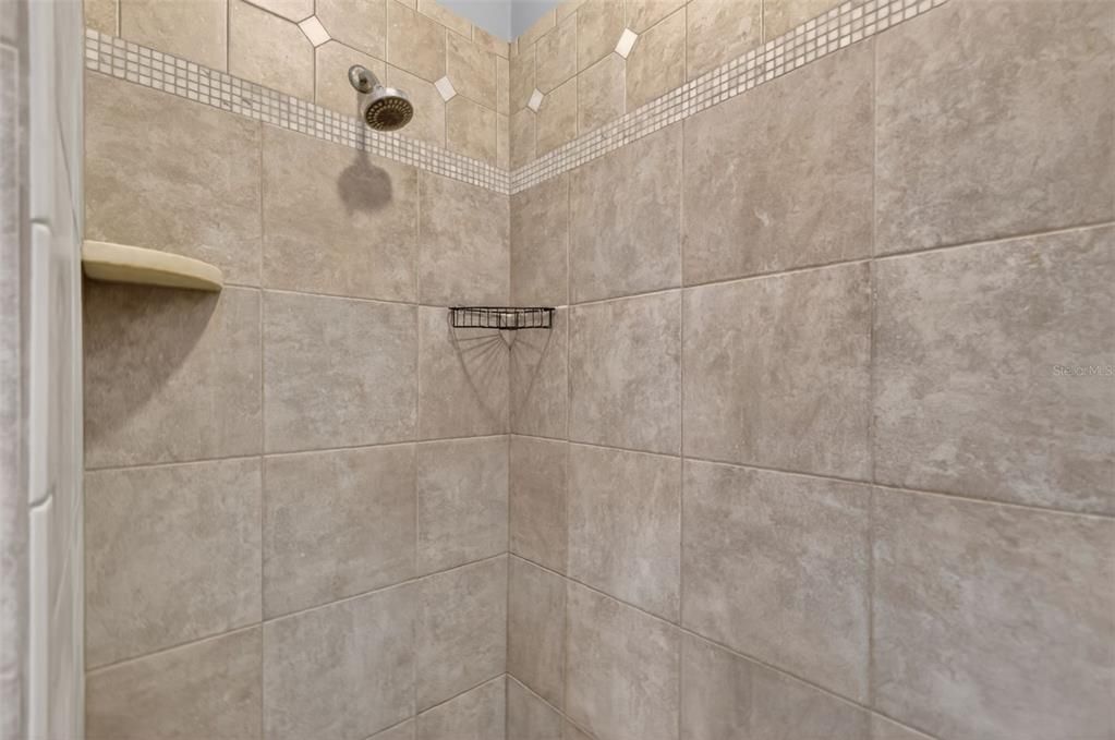 En Venta: $599,900 (4 camas, 3 baños, 3038 Pies cuadrados)