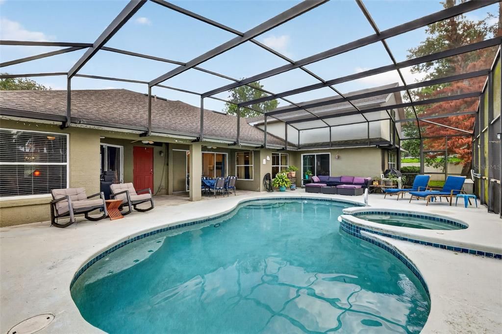 En Venta: $599,900 (4 camas, 3 baños, 3038 Pies cuadrados)