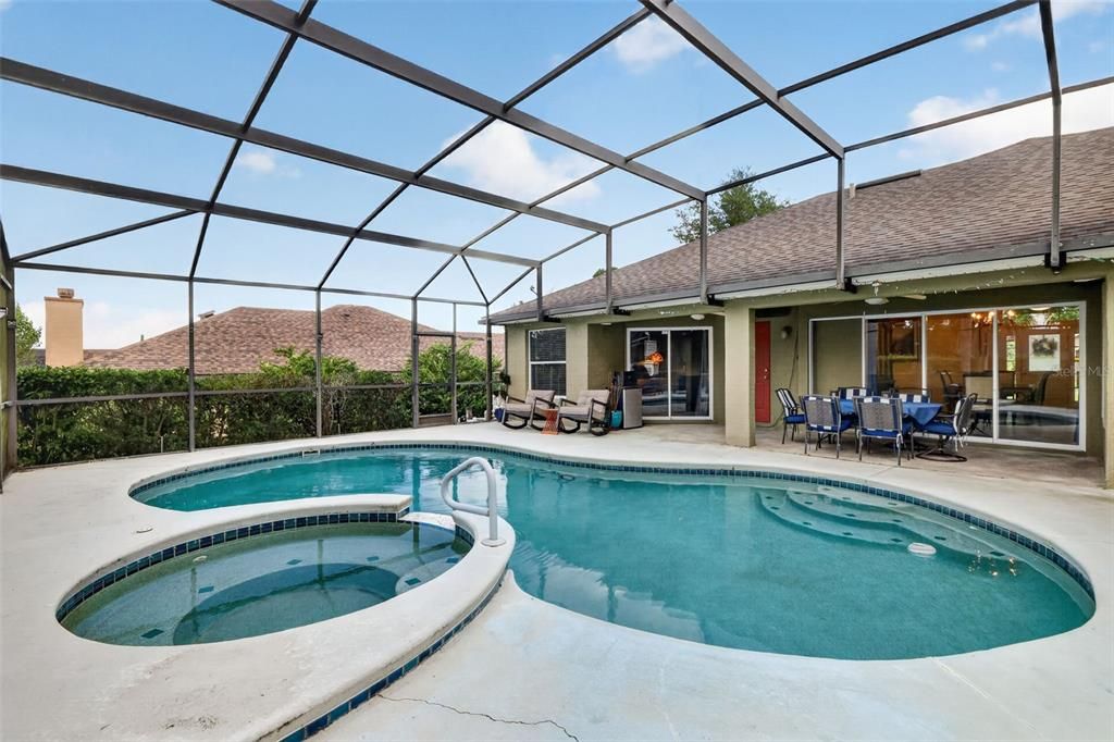 En Venta: $599,900 (4 camas, 3 baños, 3038 Pies cuadrados)