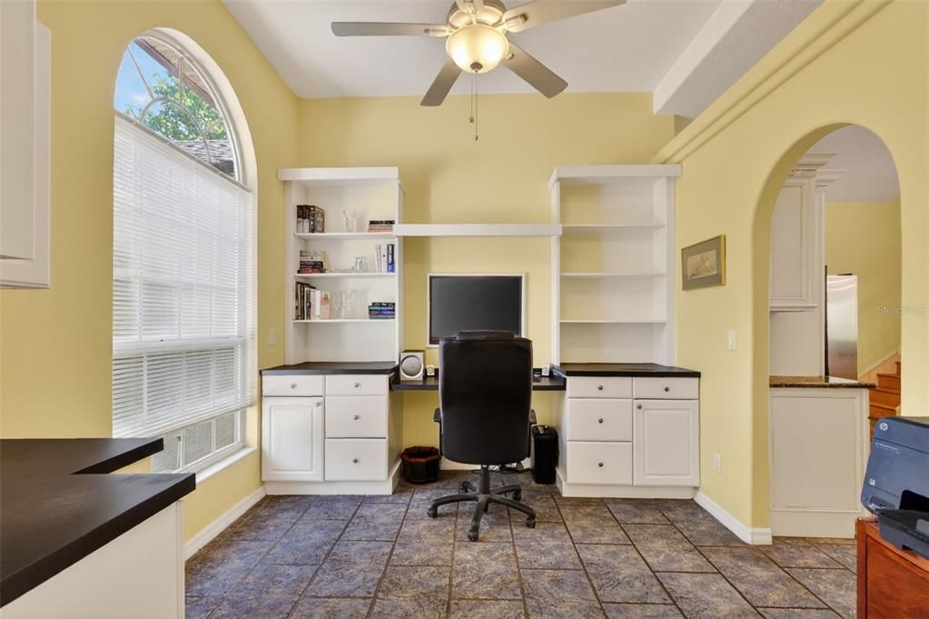 En Venta: $599,900 (4 camas, 3 baños, 3038 Pies cuadrados)