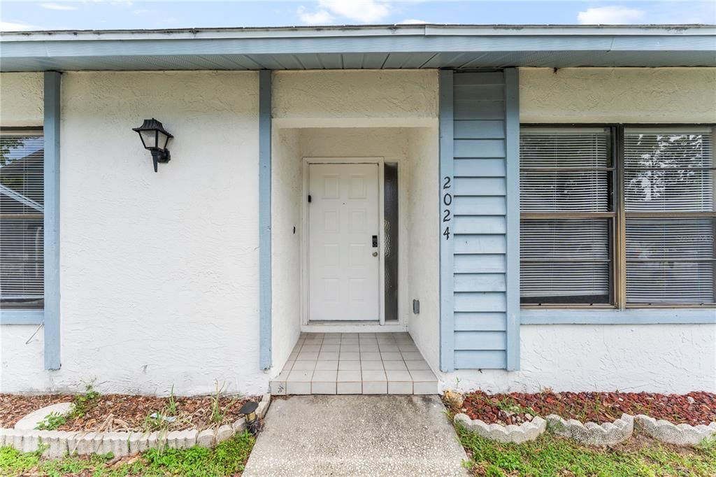 For Sale: $260,000 (2 beds, 2 baths, 1296 Square Feet)