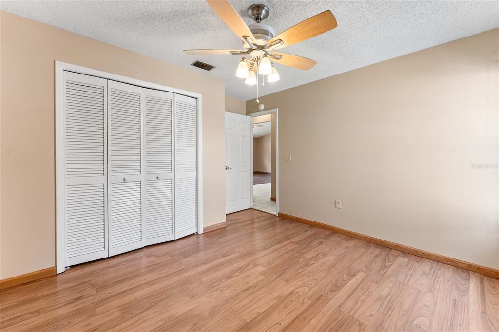 For Sale: $260,000 (2 beds, 2 baths, 1296 Square Feet)