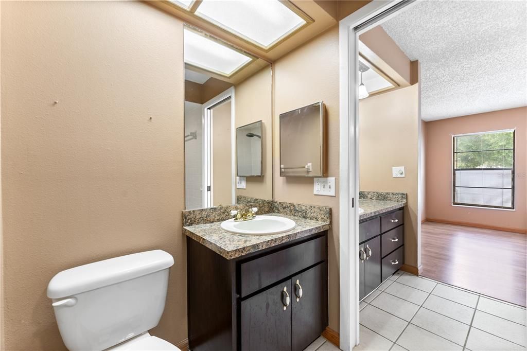For Sale: $260,000 (2 beds, 2 baths, 1296 Square Feet)