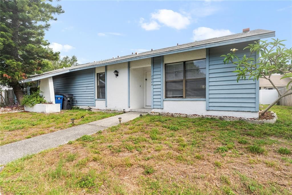 For Sale: $260,000 (2 beds, 2 baths, 1296 Square Feet)