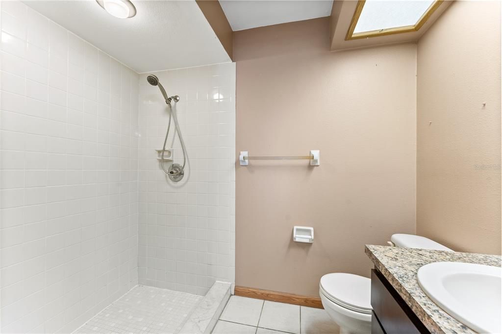For Sale: $260,000 (2 beds, 2 baths, 1296 Square Feet)