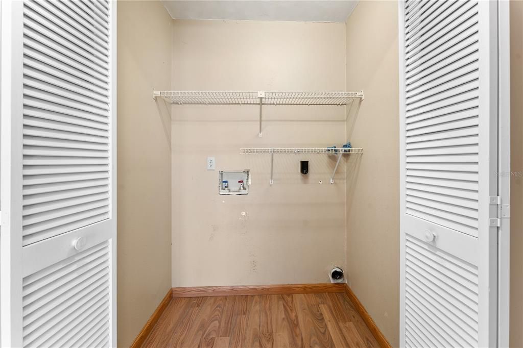 For Sale: $260,000 (2 beds, 2 baths, 1296 Square Feet)