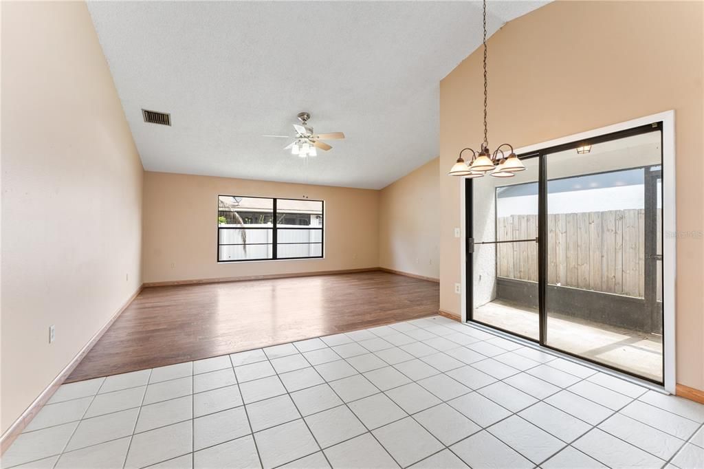 For Sale: $260,000 (2 beds, 2 baths, 1296 Square Feet)