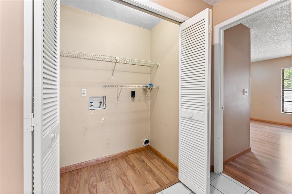 For Sale: $260,000 (2 beds, 2 baths, 1296 Square Feet)
