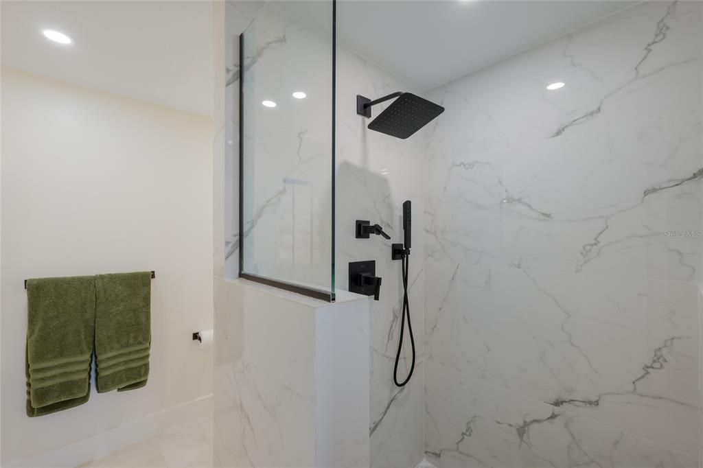 For Sale: $1,250,000 (3 beds, 2 baths, 1398 Square Feet)