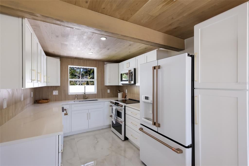 For Sale: $1,250,000 (3 beds, 2 baths, 1398 Square Feet)