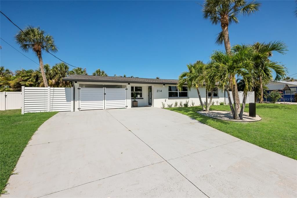 For Sale: $1,250,000 (3 beds, 2 baths, 1398 Square Feet)